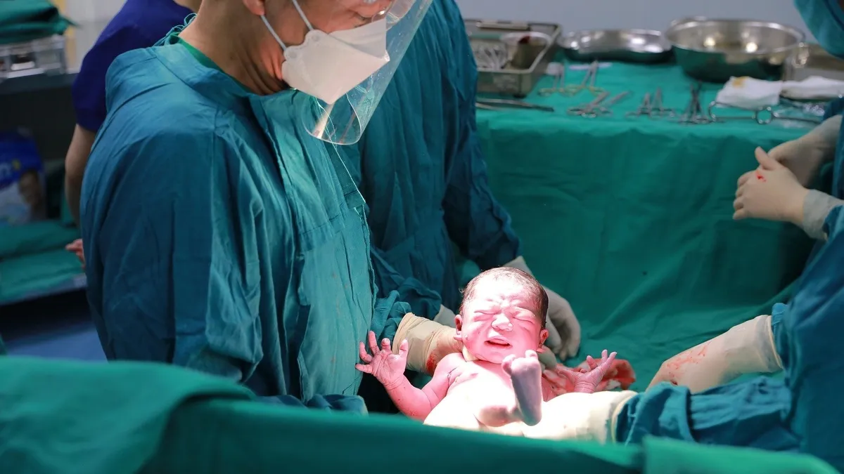 Deferred Cord Clamping: A Potential Lifesaver for Premature Babies